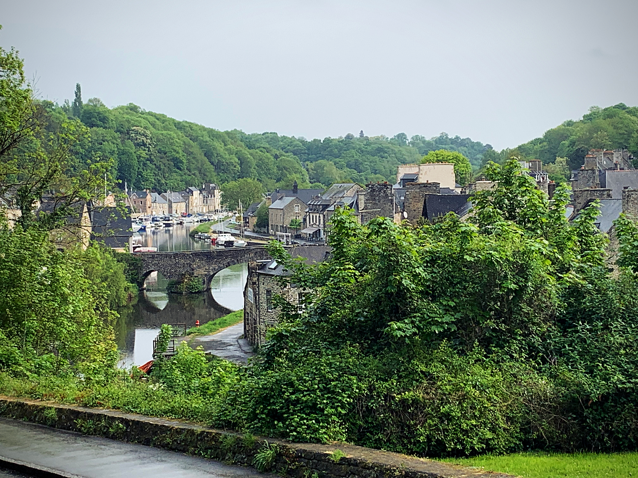 Dinan Dinan